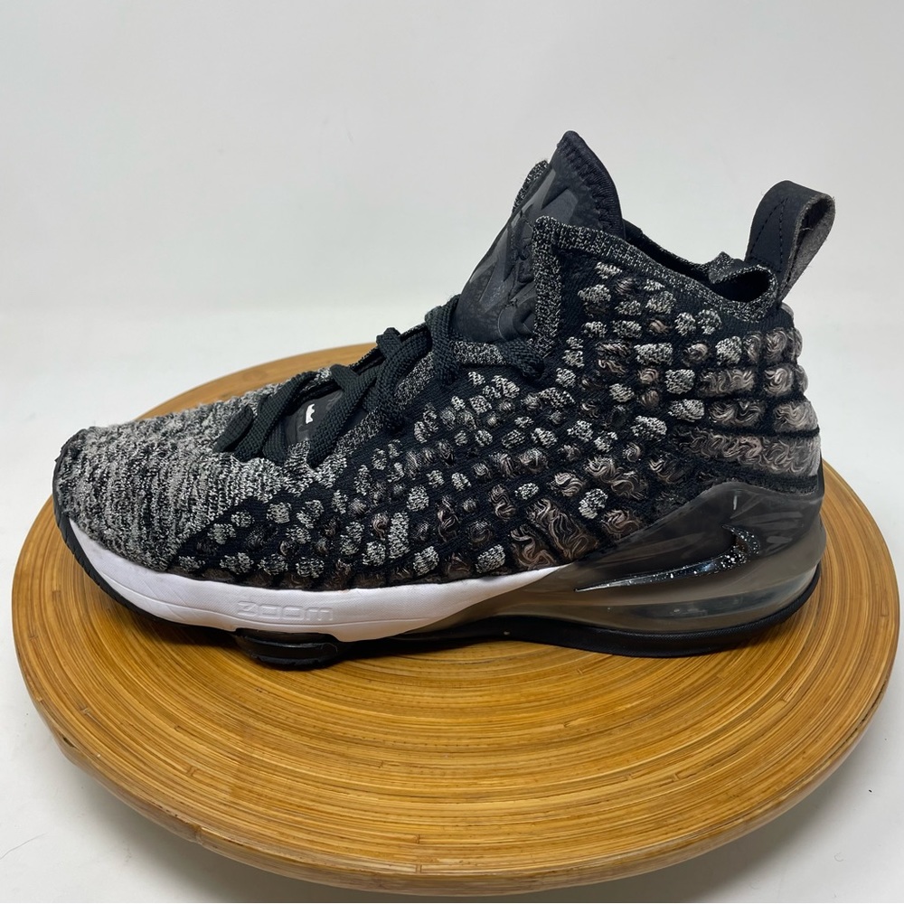 Nike LeBron XVII 17 (GS) 'In The Arena' Black Oreo Kid's Size 8 Women's
